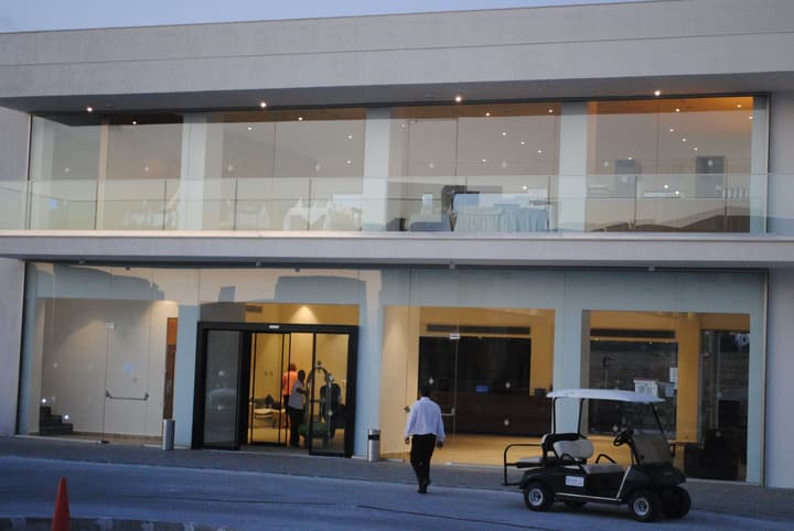 Amphora Hotel & Suites