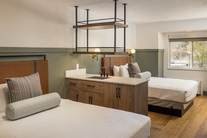 River Canyon Lodge