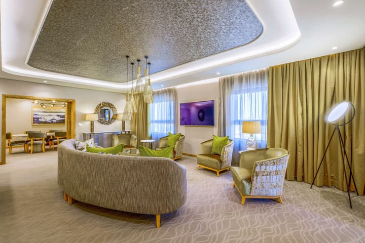 Radisson Hotel and Convention Centre OR Tambo Airport