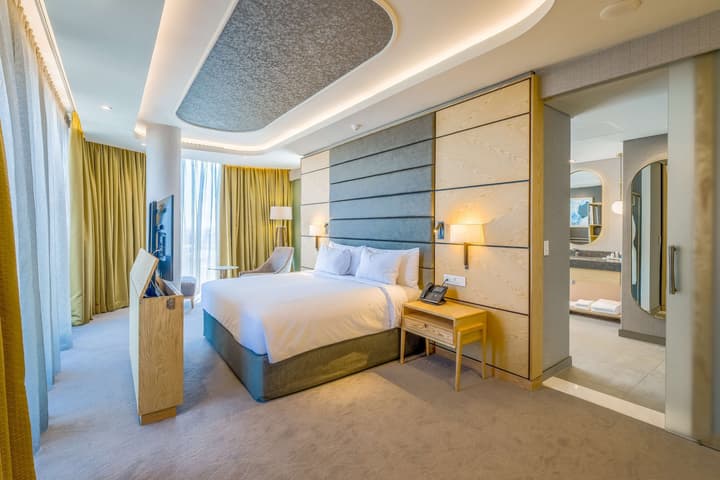 Radisson Hotel and Convention Centre OR Tambo Airport