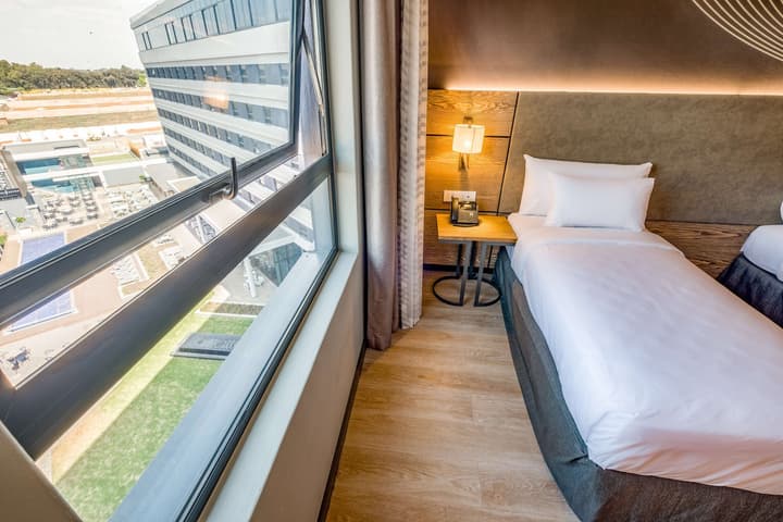 Radisson Hotel and Convention Centre OR Tambo Airport