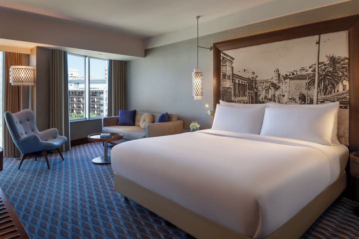 Renaissance Izmir Hotel