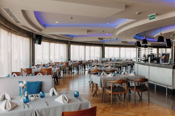 Renaissance Izmir Hotel