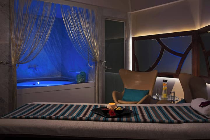 Renaissance Izmir Hotel