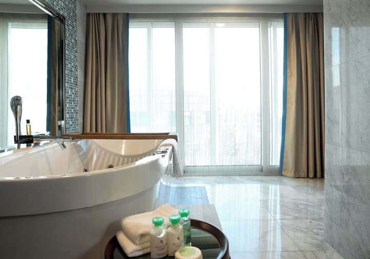 Renaissance Izmir Hotel