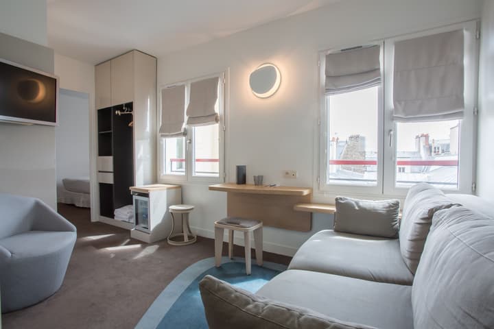 Maison Bram Paris Gare de l'Est, Tapestry Collection Hilton