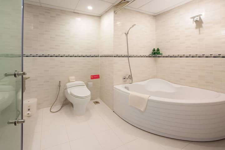 White Lotus Hotel Saigon