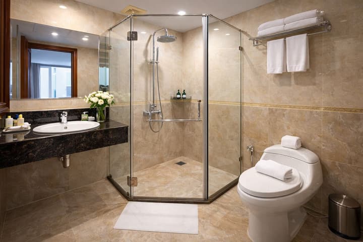 White Lotus Hotel Saigon