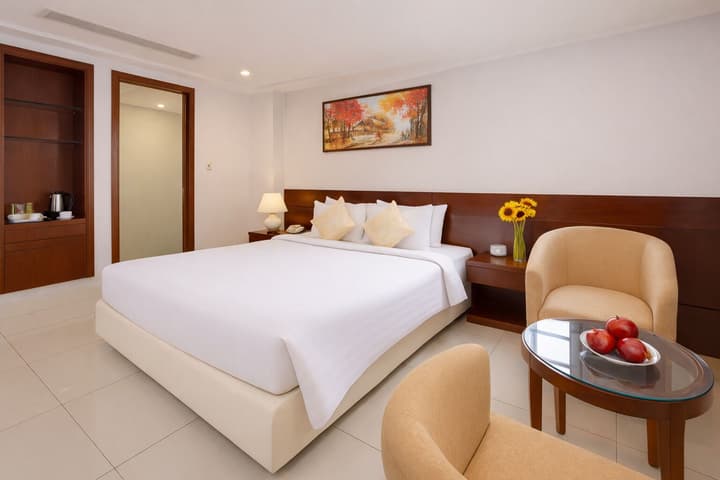 White Lotus Hotel Saigon