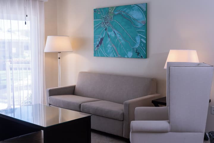 Holiday Inn Resort Grand Cayman by IHG