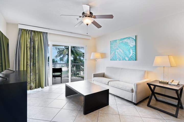 Holiday Inn Resort Grand Cayman by IHG