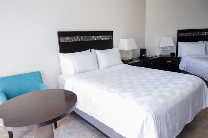 Holiday Inn Resort Grand Cayman by IHG