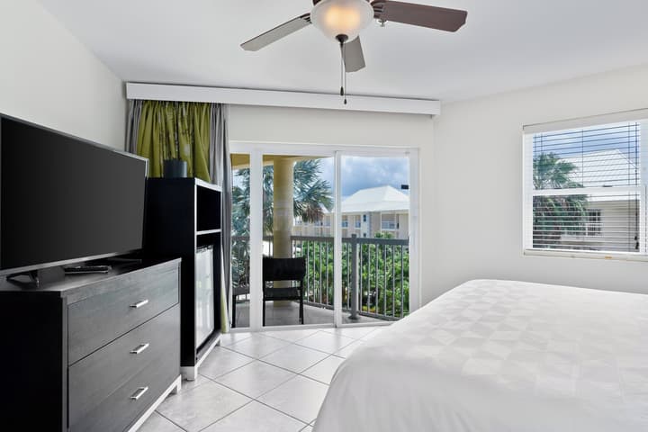 Holiday Inn Resort Grand Cayman by IHG