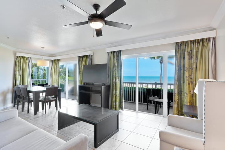 Holiday Inn Resort Grand Cayman by IHG