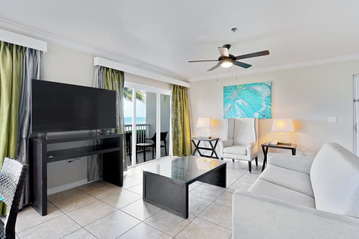 Holiday Inn Resort Grand Cayman by IHG