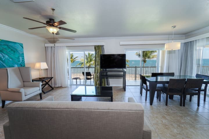 Holiday Inn Resort Grand Cayman by IHG