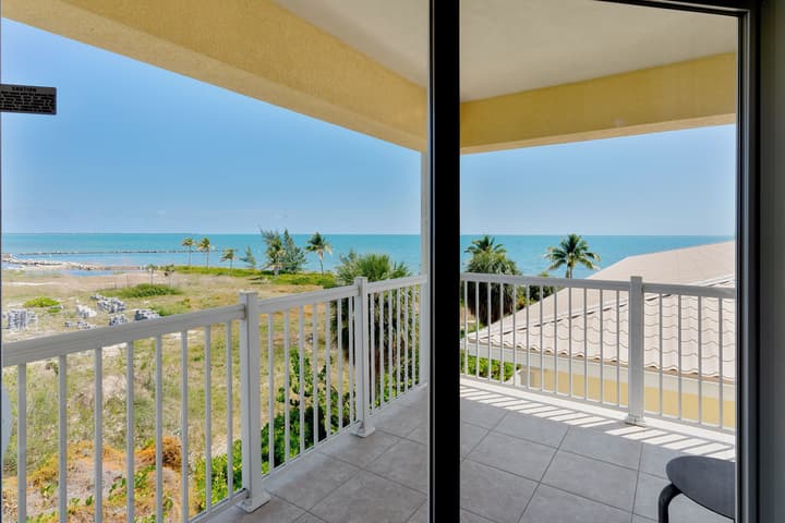 Holiday Inn Resort Grand Cayman by IHG