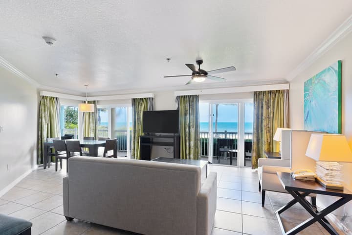 Holiday Inn Resort Grand Cayman by IHG