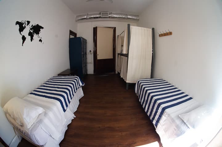 BA Stop Hotel House