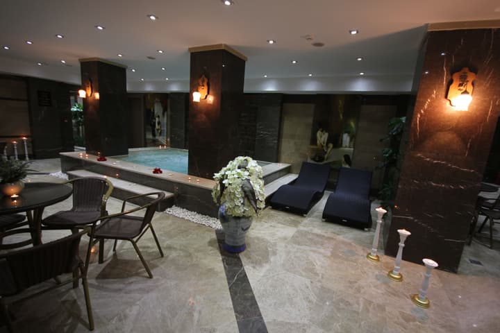 Grand Corner Hotel - Boutique Class