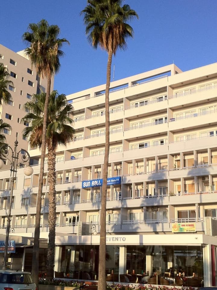 Sun Hall Beach Hotel Apts.
