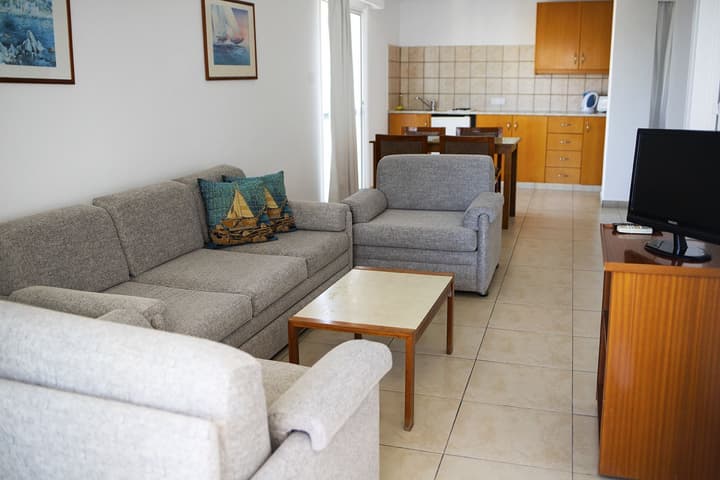 Sun Hall Beach Hotel Apts.