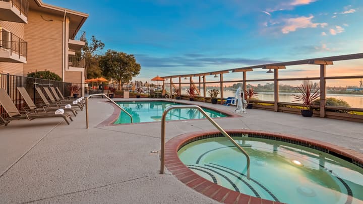 Best Western Plus Bayside Hotel