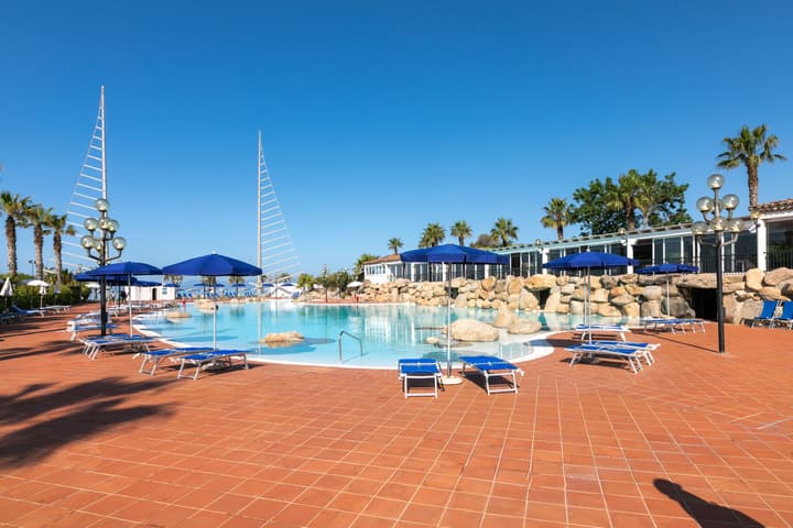 Phi Hotel Sighientu