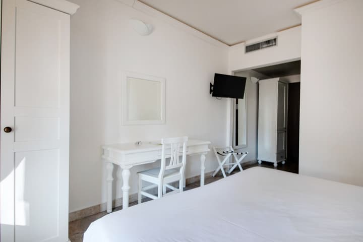 Phi Hotel Sighientu