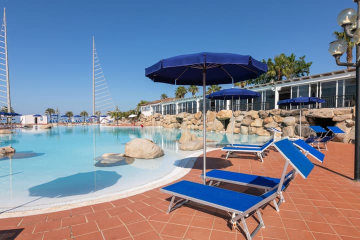 Phi Hotel Sighientu