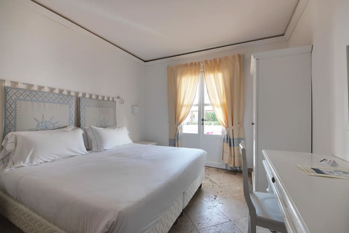 Phi Hotel Sighientu
