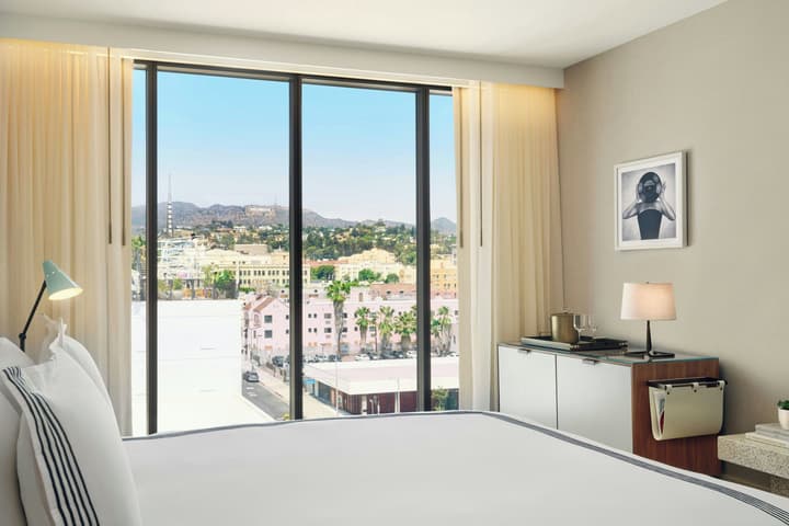 The Hollywood Grande, Autograph Collection