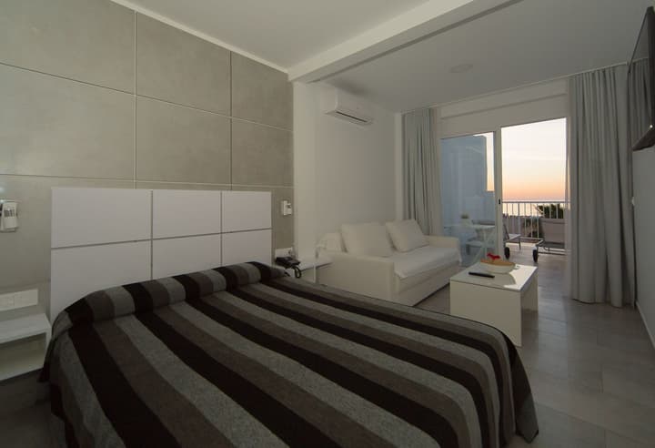 Sol Playa Suites
