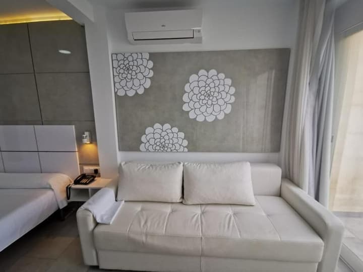 Sol Playa Suites