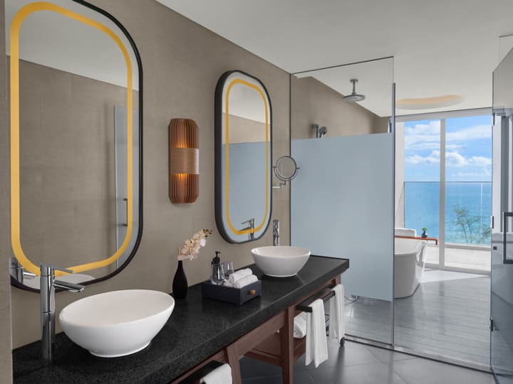 Crowne Plaza Phu Quoc Starbay by IHG