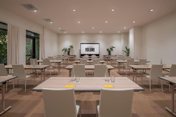 HOLLYWOOD VOLUME, a Tribute Portfolio Hotel