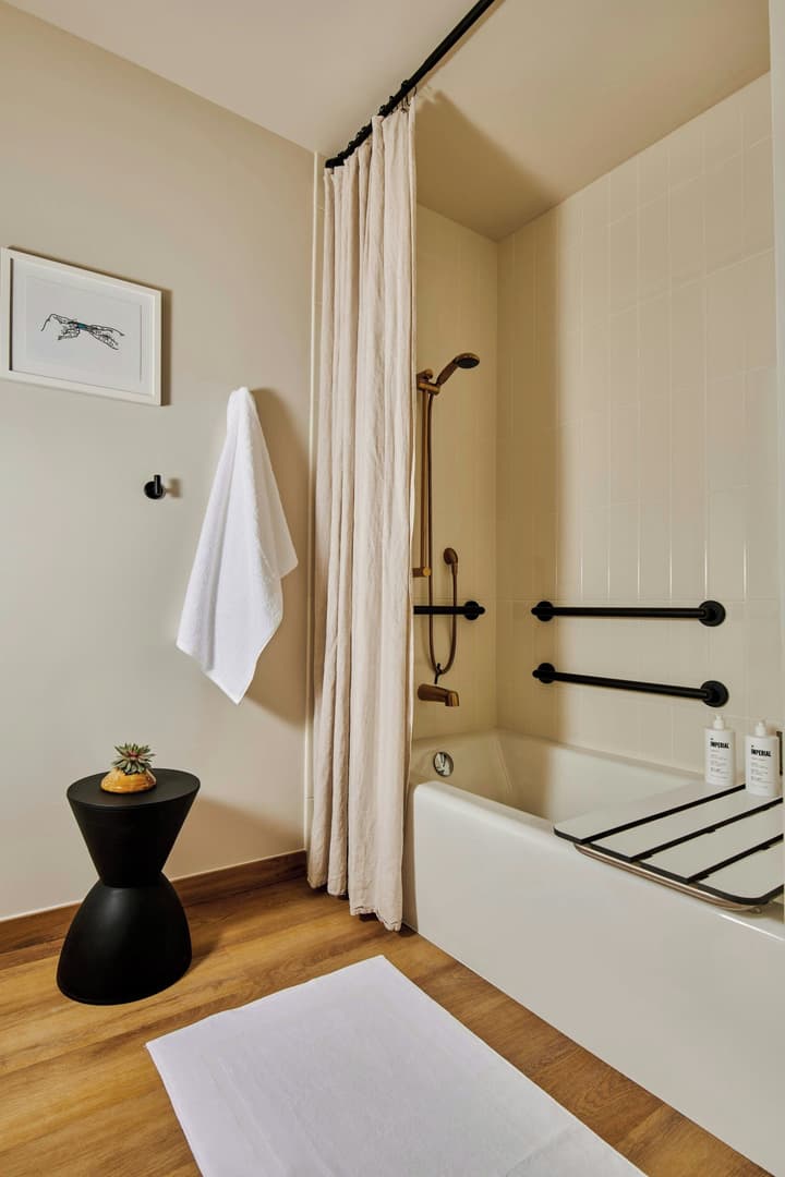 HOLLYWOOD VOLUME, a Tribute Portfolio Hotel