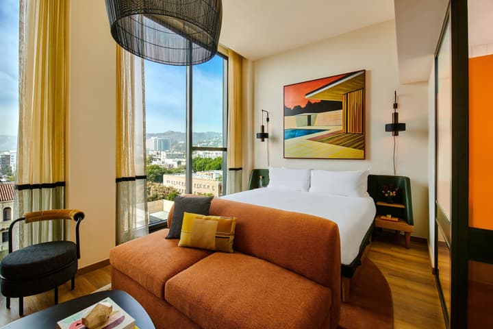 HOLLYWOOD VOLUME, a Tribute Portfolio Hotel