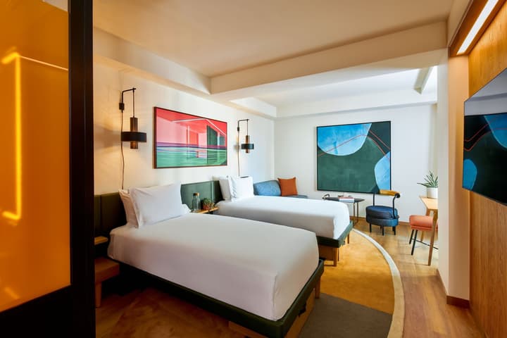 HOLLYWOOD VOLUME, a Tribute Portfolio Hotel