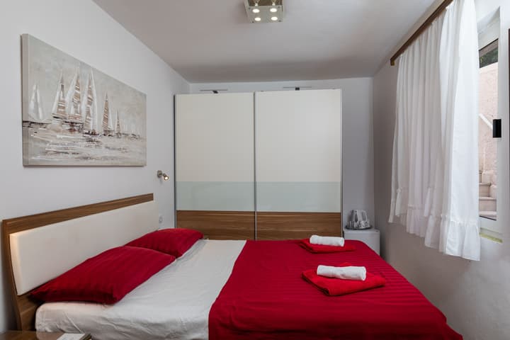 Rooms Edna