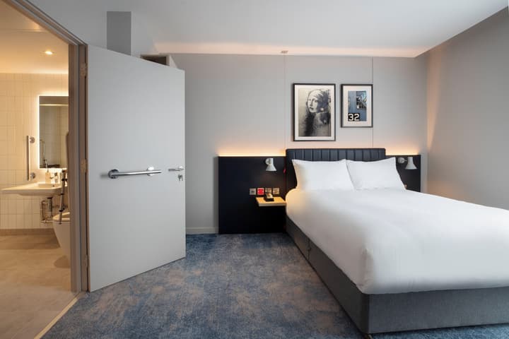 Leonardo Hotel Bristol City