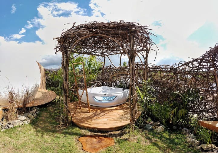 Green Land Bubble Glamping