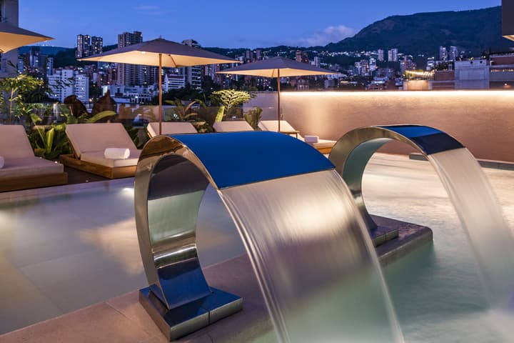 Elcielo Hotel & Restaurant