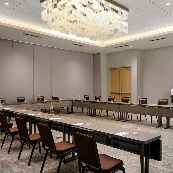 Hilton Garden Inn Grapevine at Silverlake Crossing