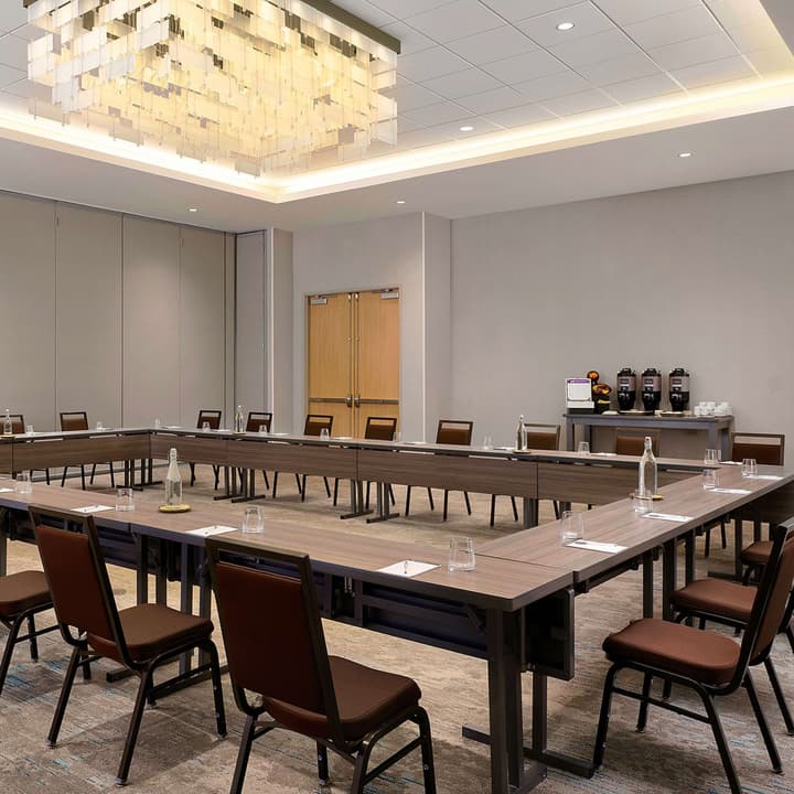 Hilton Garden Inn Grapevine at Silverlake Crossing