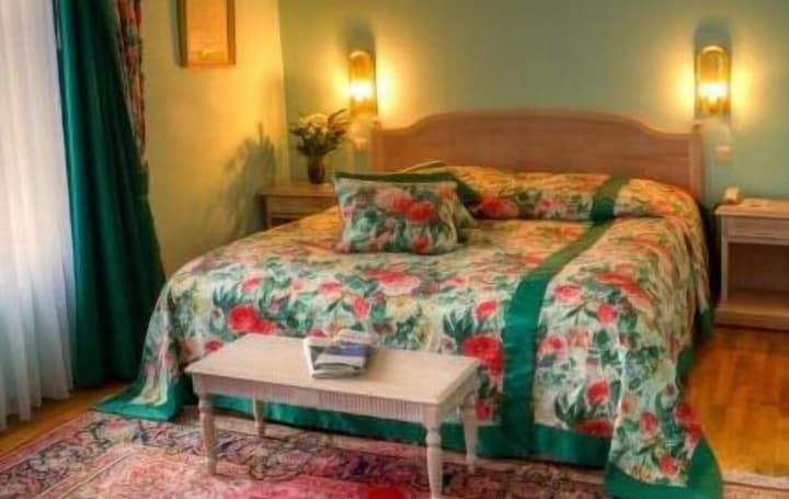 Hotel Henry