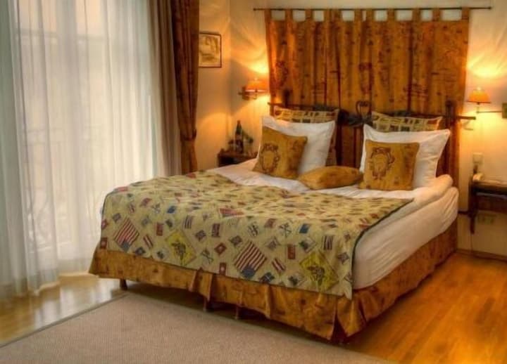 Hotel Henry