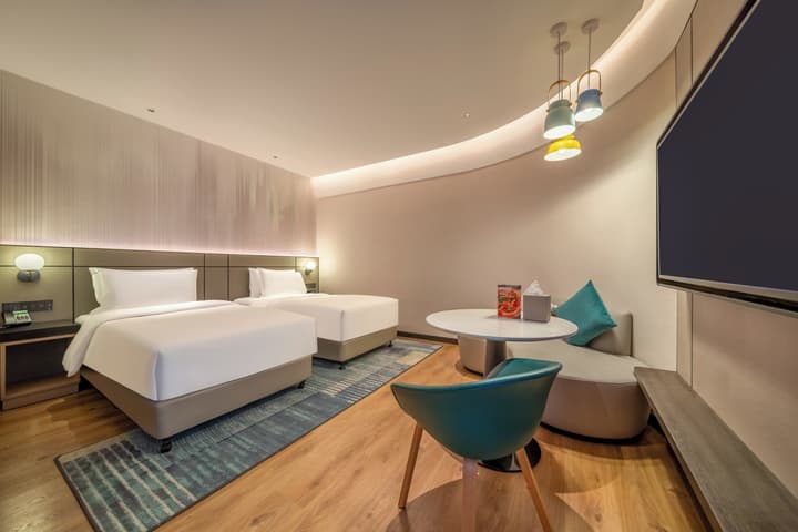 Holiday Inn Shanghai Nanjing Road by IHG