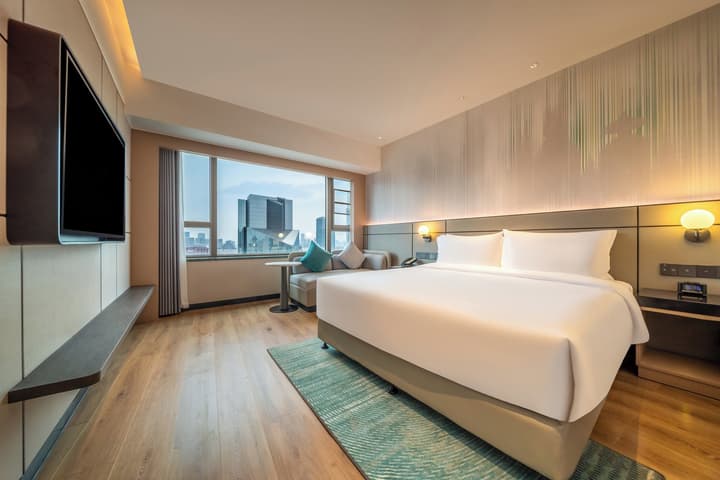 Holiday Inn Shanghai Nanjing Road by IHG