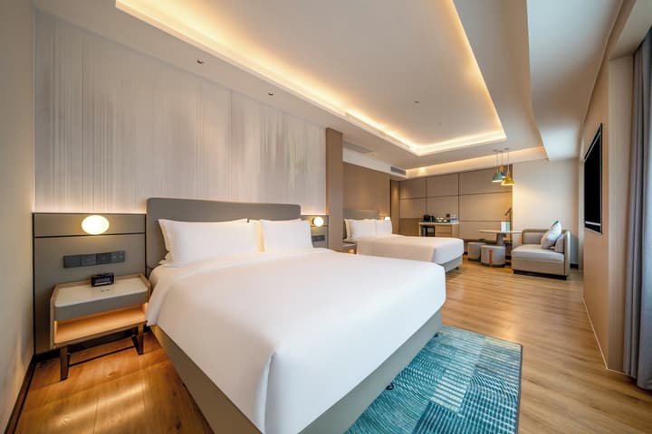 Holiday Inn Shanghai Nanjing Road by IHG